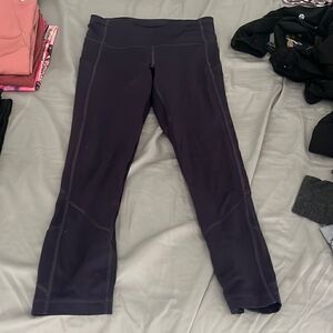 Lululemon purple run pace crop athletic leggings. EUC size 4